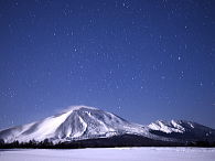 浅間山と星空